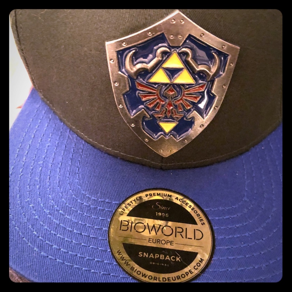 ✨NWT✨ Legend of Zelda SnapBack